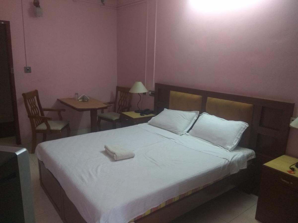 Hotel Malika Residency Ettumanoor Экстерьер фото