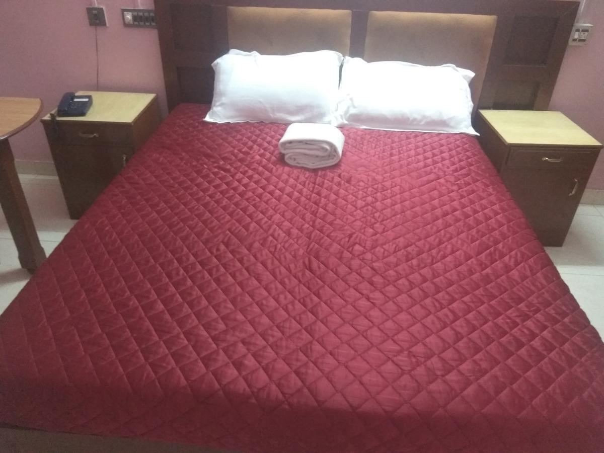 Hotel Malika Residency Ettumanoor Экстерьер фото